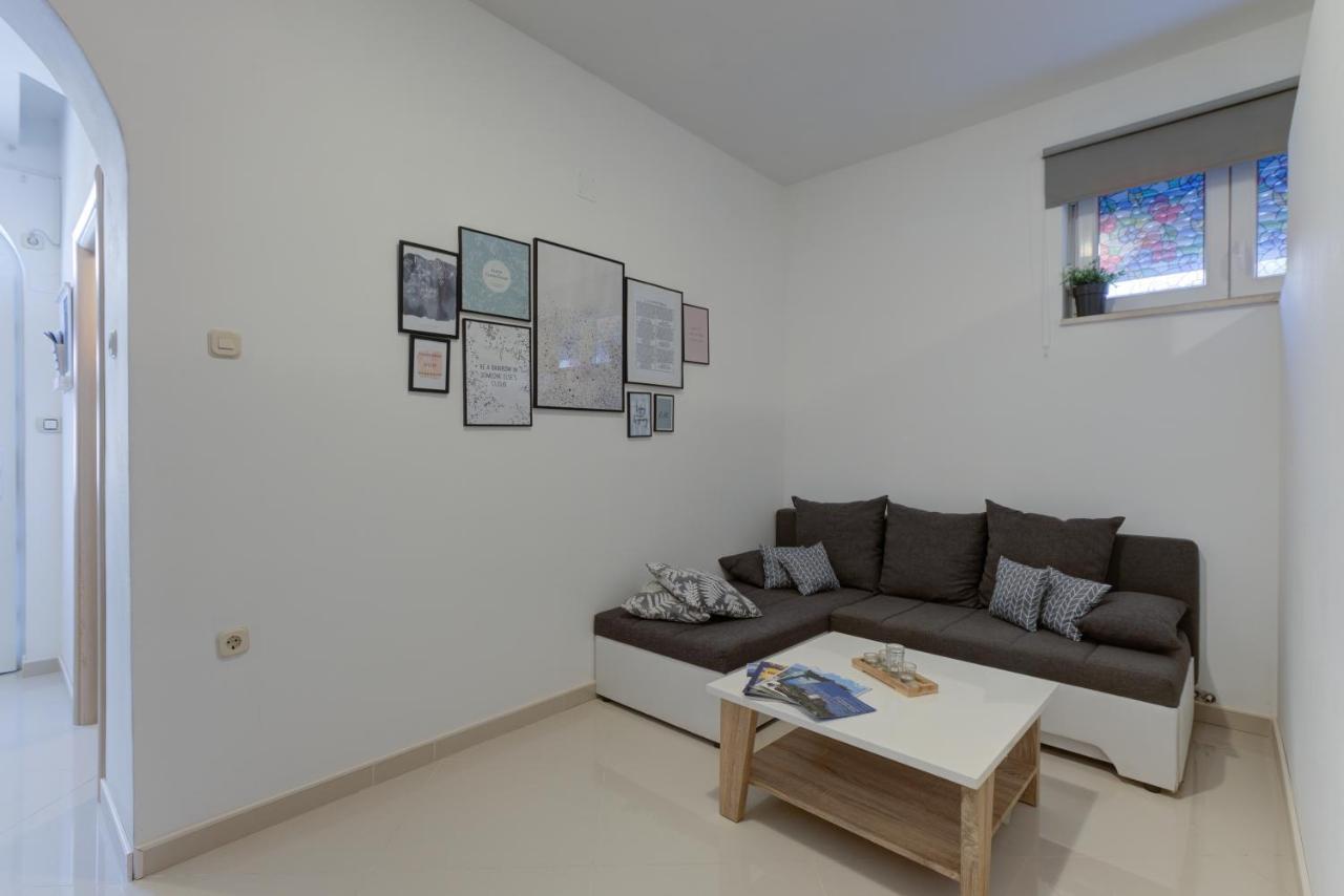 Apartments Kristijan Senj  Eksteriør billede