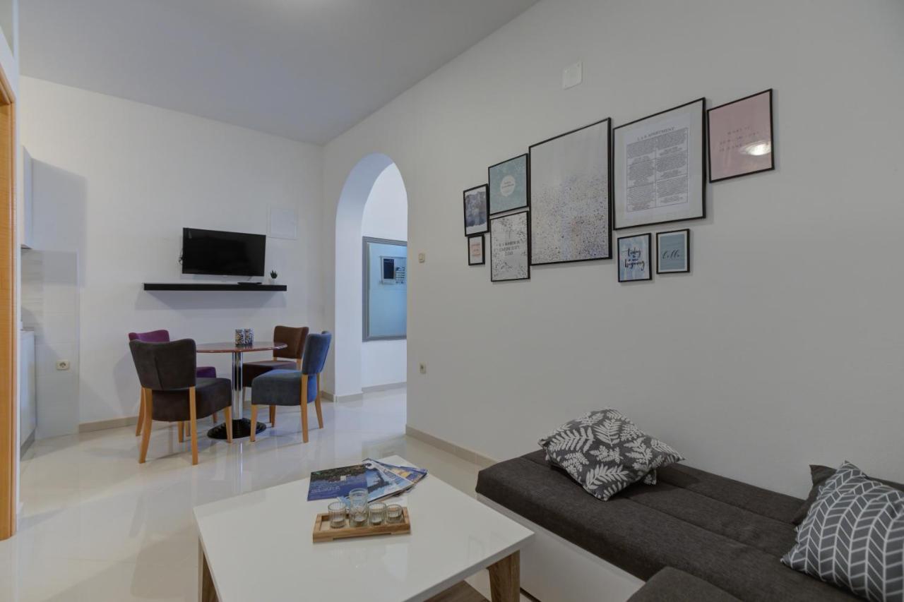 Apartments Kristijan Senj  Eksteriør billede