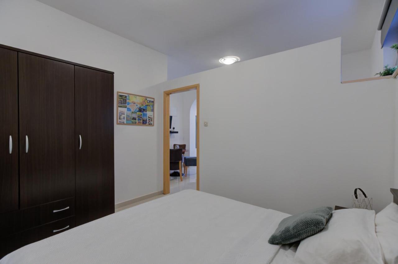 Apartments Kristijan Senj  Eksteriør billede
