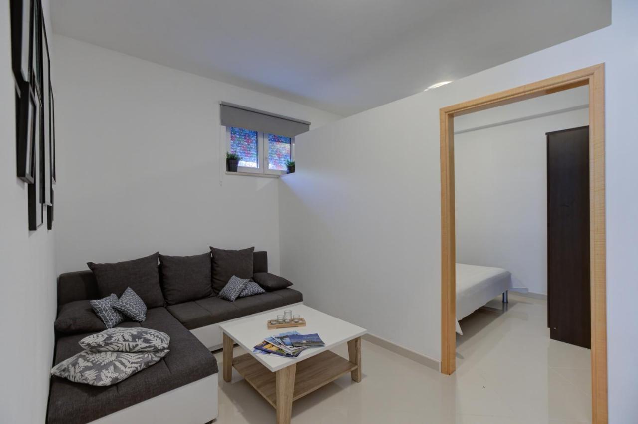 Apartments Kristijan Senj  Eksteriør billede